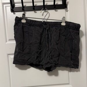GAP Women's Charcoal Cargo Shorts